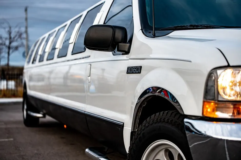 5 best neighborhoods in Tampa for wedding limo services