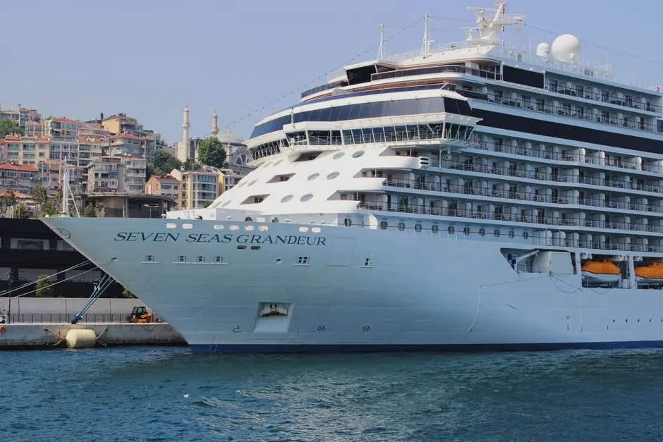 The best time to book a cruise port limo service in Tampa